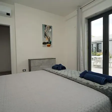 Apartment D & G's