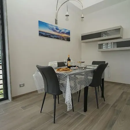 D & G's Apartment *